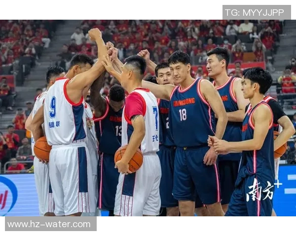 易建联暑期篮球夏令营：点燃青少年篮球梦想